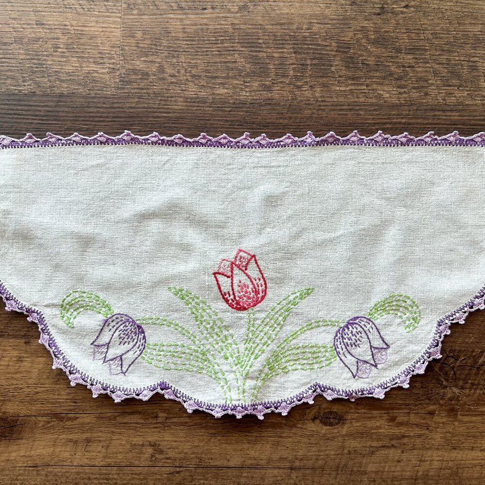 Vintage Hand Embroidered Table Runner, Vintage Dresser Scarf, Tulip Decor,